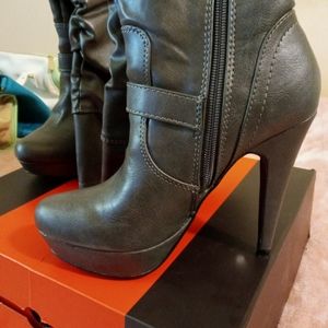 Dress Guess Boots